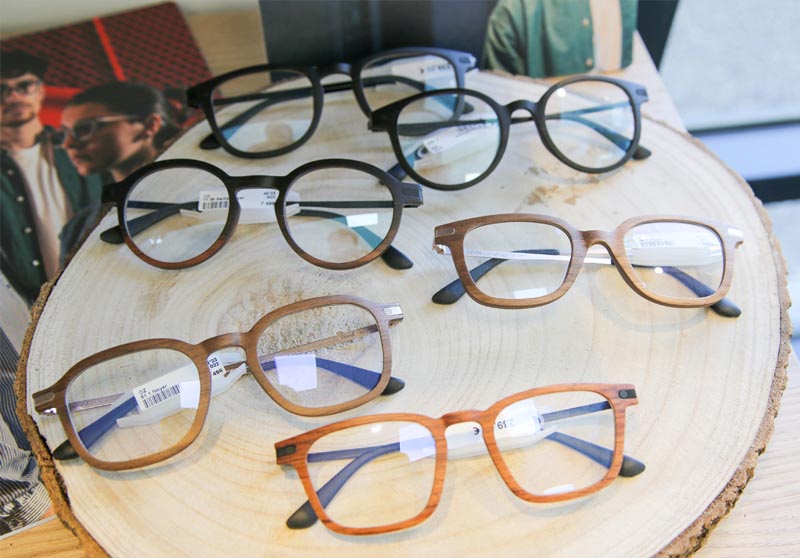 produits et accessoires pour les porteurs de lunettes